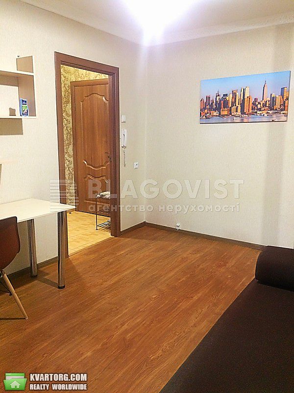 Rent out 1-room apartment. Киев,  Жилянская — photo 2