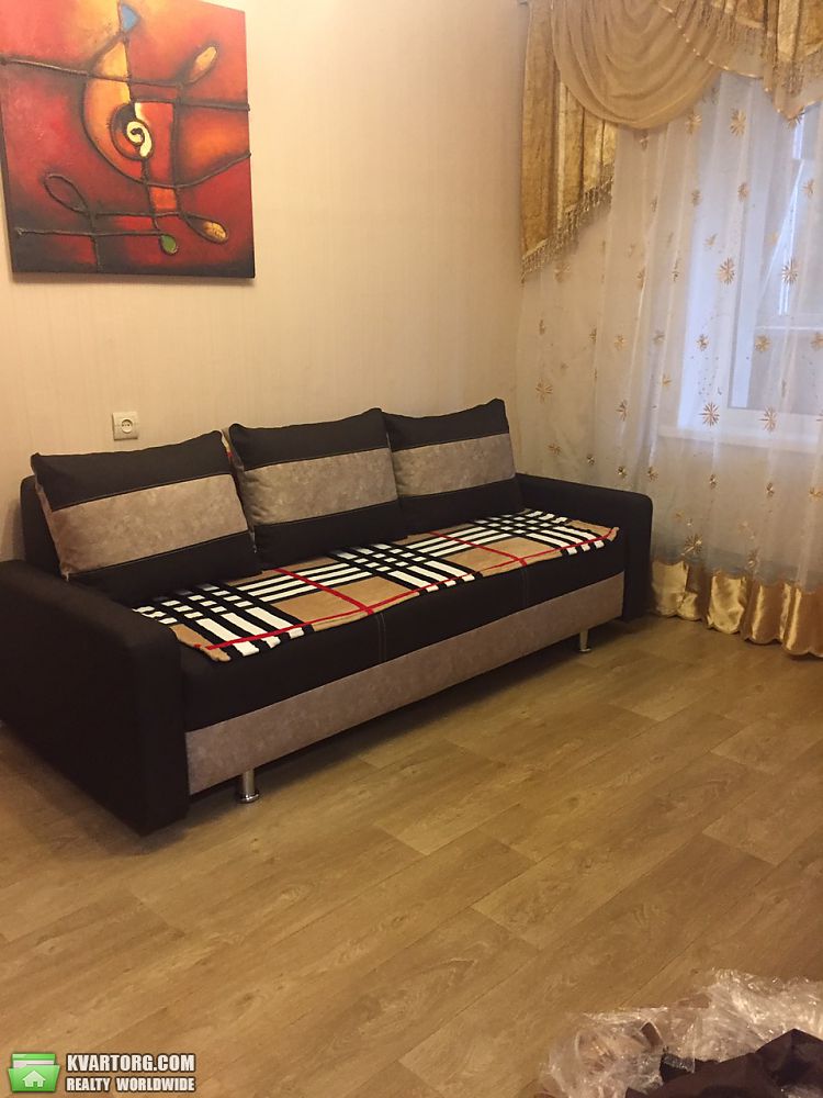 Rent out 1-room apartment. Киев,  Харьковское шоссе — photo 1