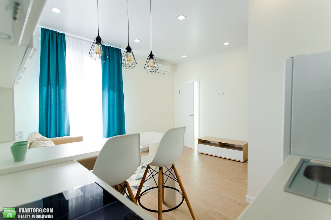 Sell 1-room apartment. Киев,  Московский пр — photo 2