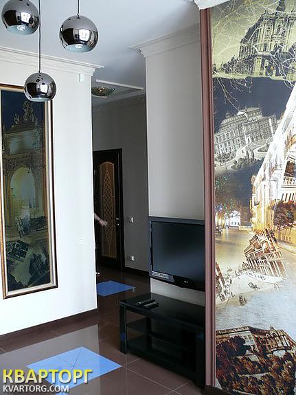 Rent out 2-room apartment. Одесса, фр. бульвар — photo 1