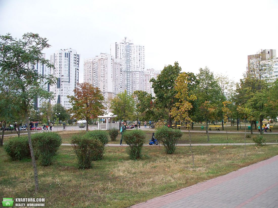 Rent out 3-room apartment. Киев,  Драгоманова — photo 1