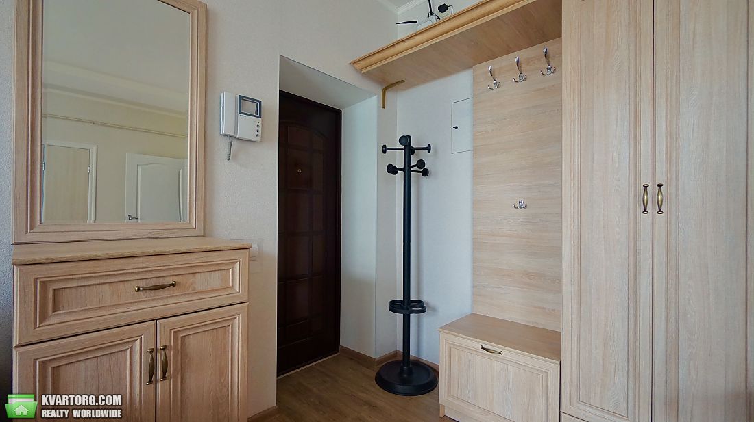 Rent out 2-room apartment. Чернигов, Проспект Победы — photo 5