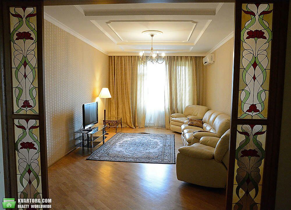 Rent out 3-room apartment. Одесса, Солнечная — photo 1