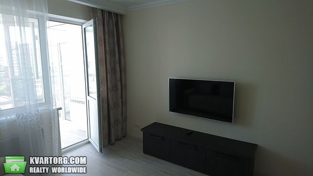 Rent out 2-room apartment. Киев,  Боженко — photo 6