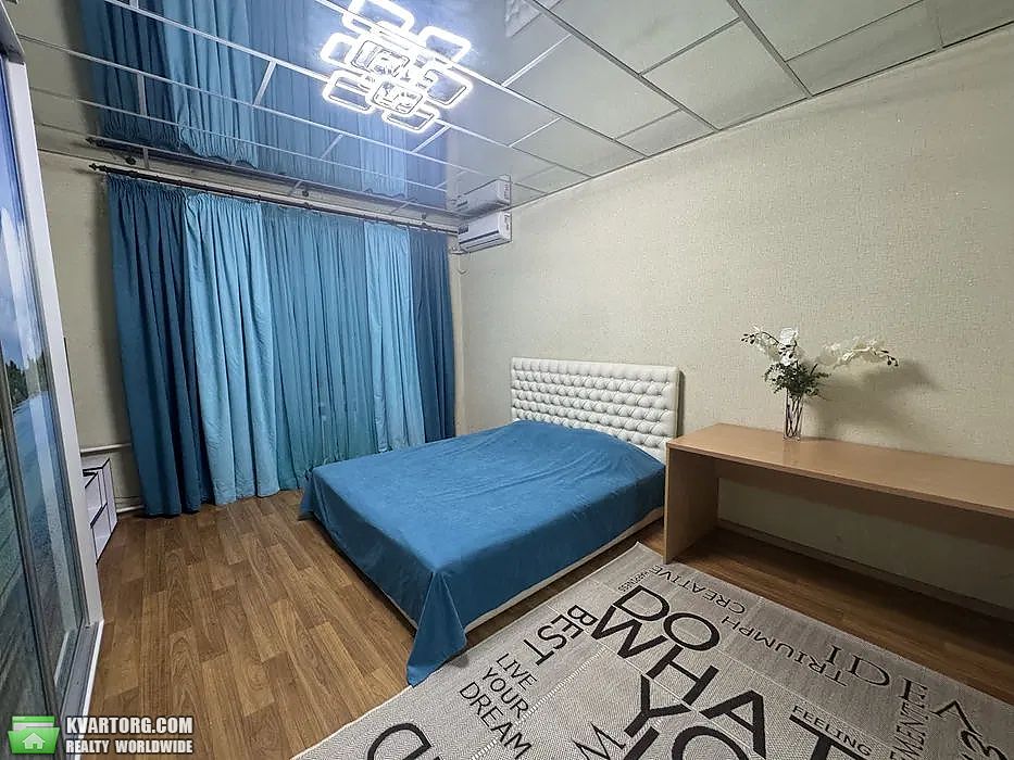 Rent out 3-room apartment. Днепропетровск, площа Вокзальна — photo 2