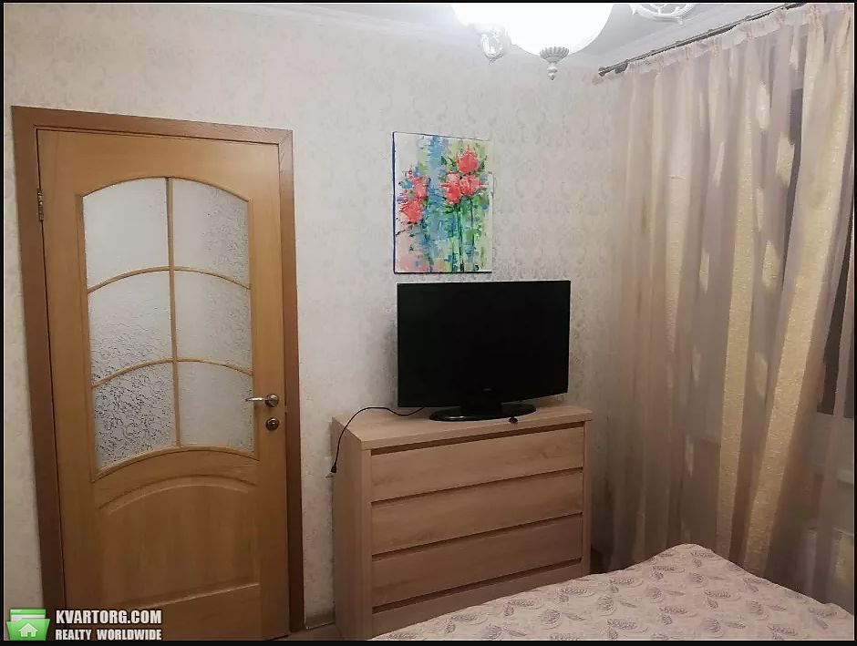 Rent out 2-room apartment. Киев,  Комбинатная — photo 10