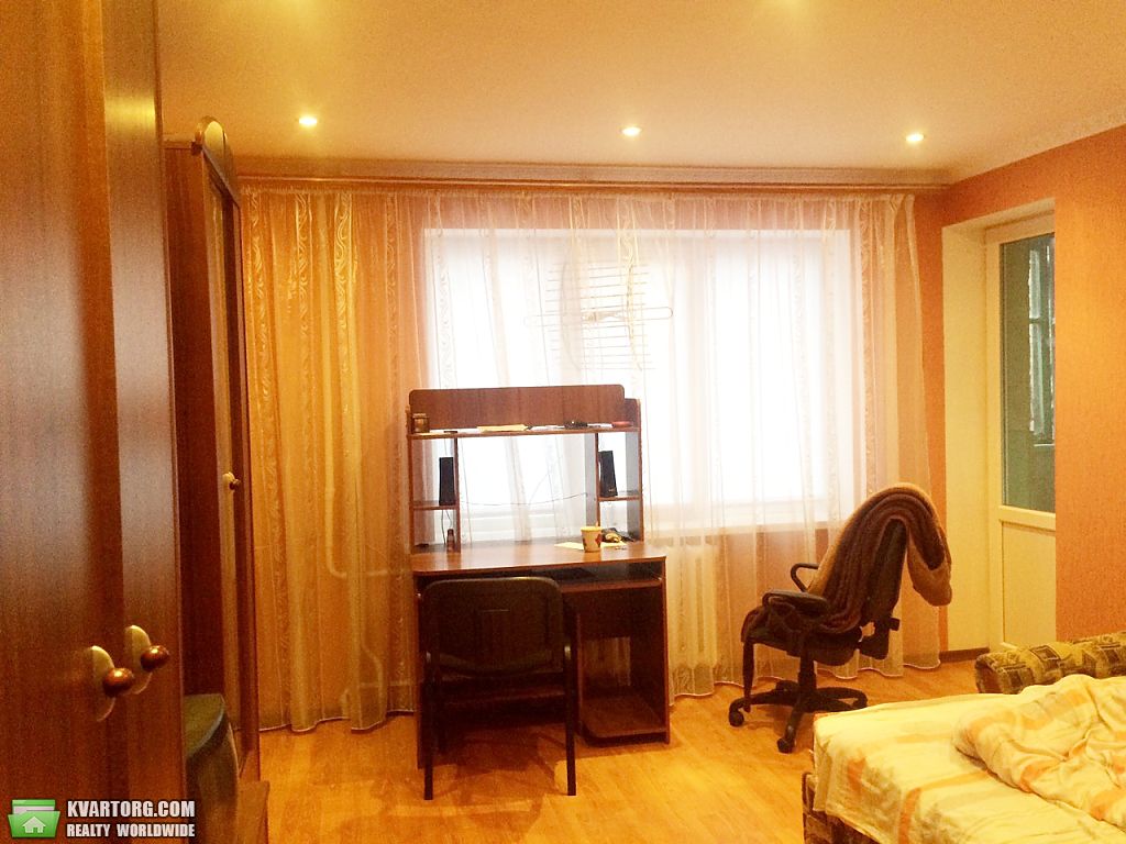 Sell 2-room apartment. Днепропетровск, ж/м Тополь-2 — photo 1