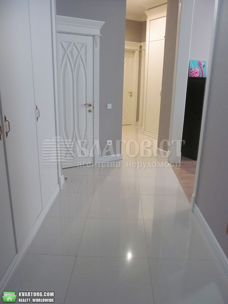 Rent out 3-room apartment. Киев,  Воздвиженская — photo 1