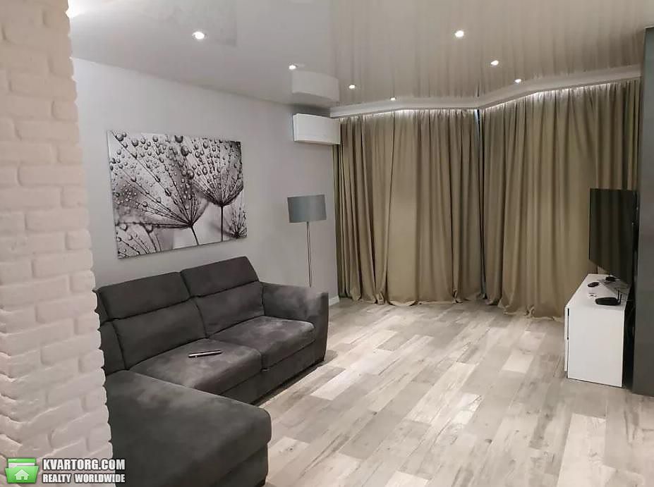 Rent out 3-room apartment. Киев, Сикорского — photo 1