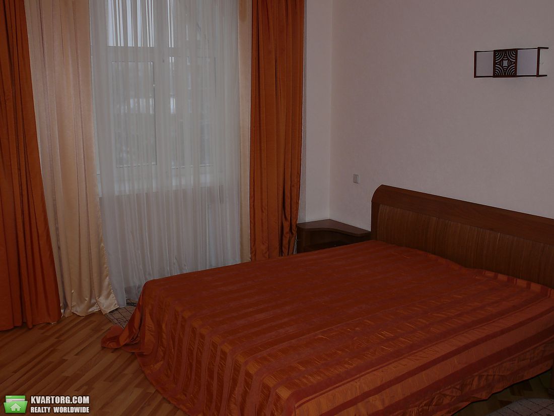 Rent out 3-room apartment. Киев, Волошская — photo 4