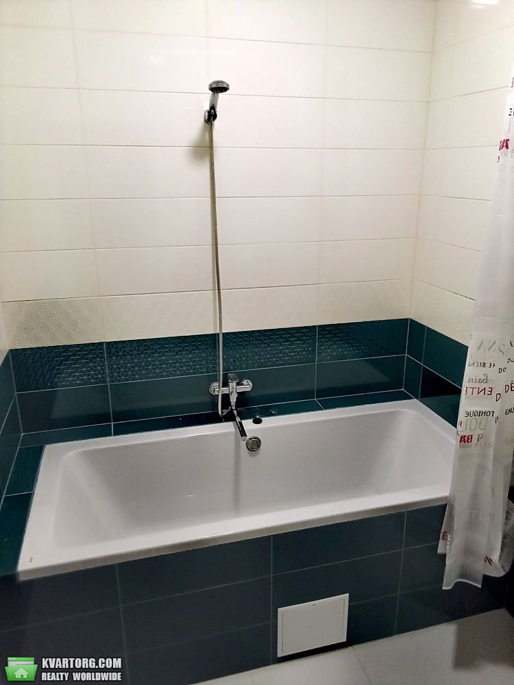 Rent out 2-room apartment. Киев,  Чавдар — photo 9