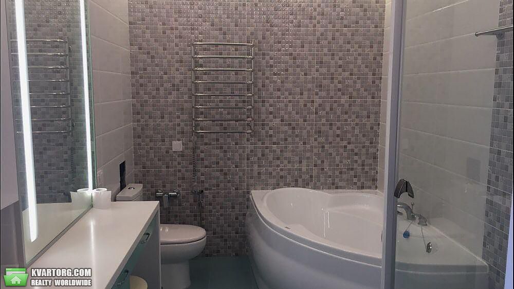 Rent out 2-room apartment. Киев,  Черновола — photo 10