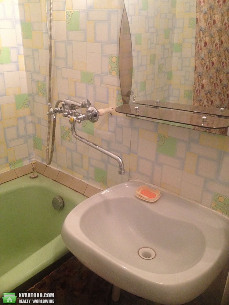 Rent out 2-room apartment. Киев,  Харьковское шоссе — photo 8