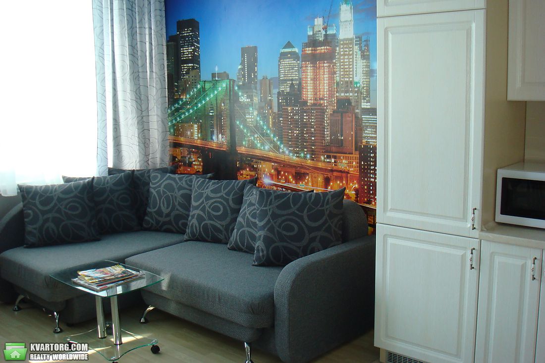 Rent out 2-room apartment. Киев,  Вышгородская — photo 1