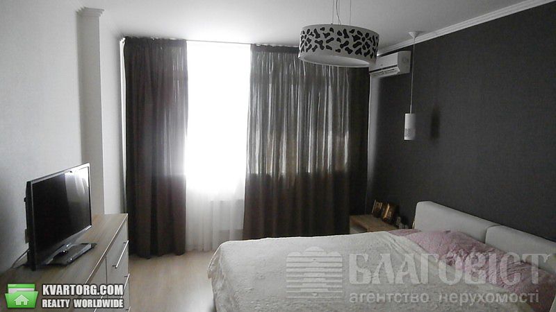 Sell 2-room apartment. Киев,  Бажана — photo 1