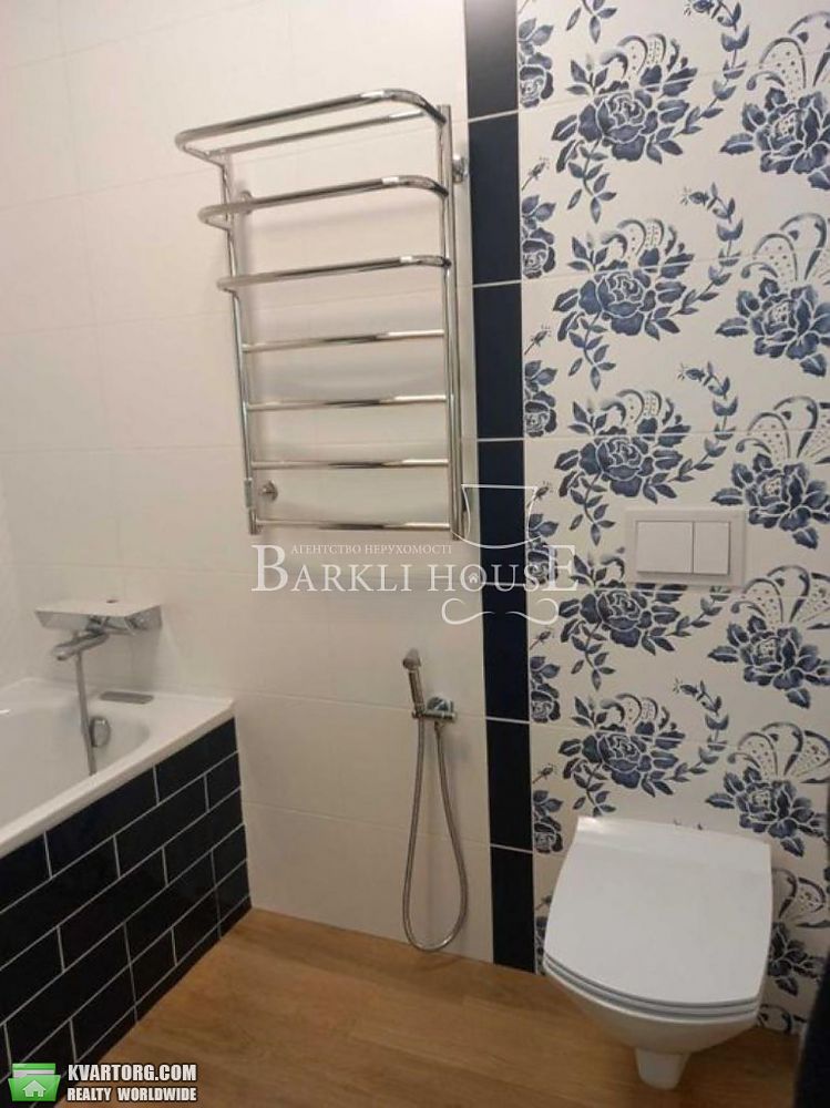 Rent out 3-room apartment. Киев,  Богдановская — photo 8