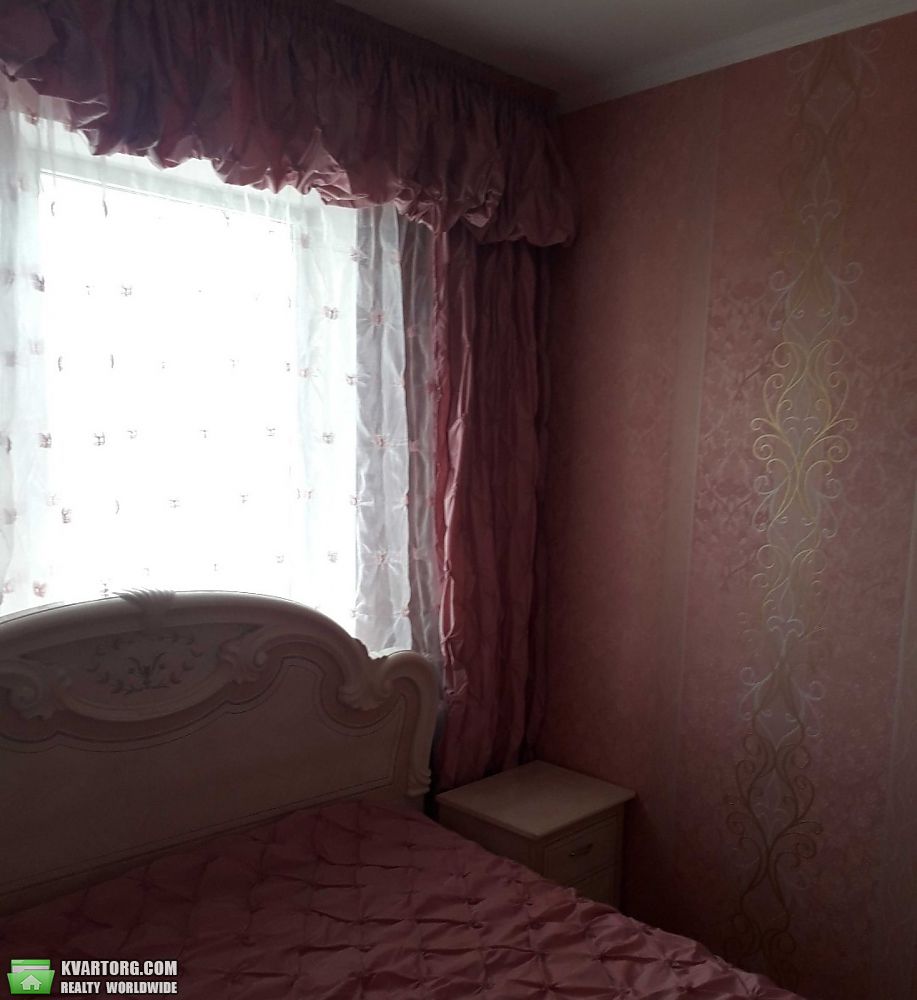Rent out 2-room apartment. Киев,  Бажана — photo 5