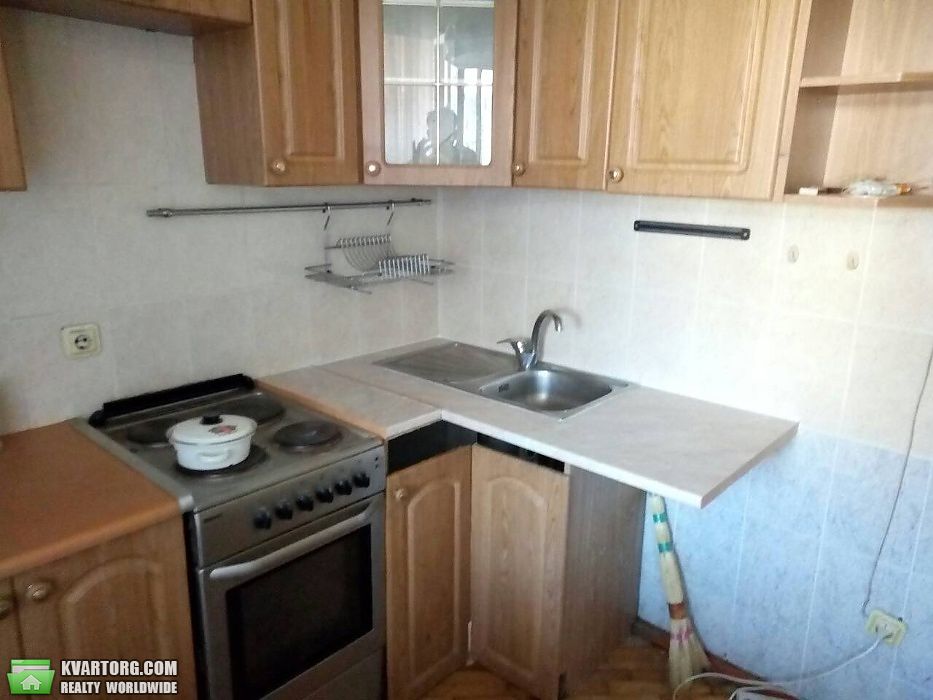 Rent out 2-room apartment. Киев,  Лисковская — photo 1