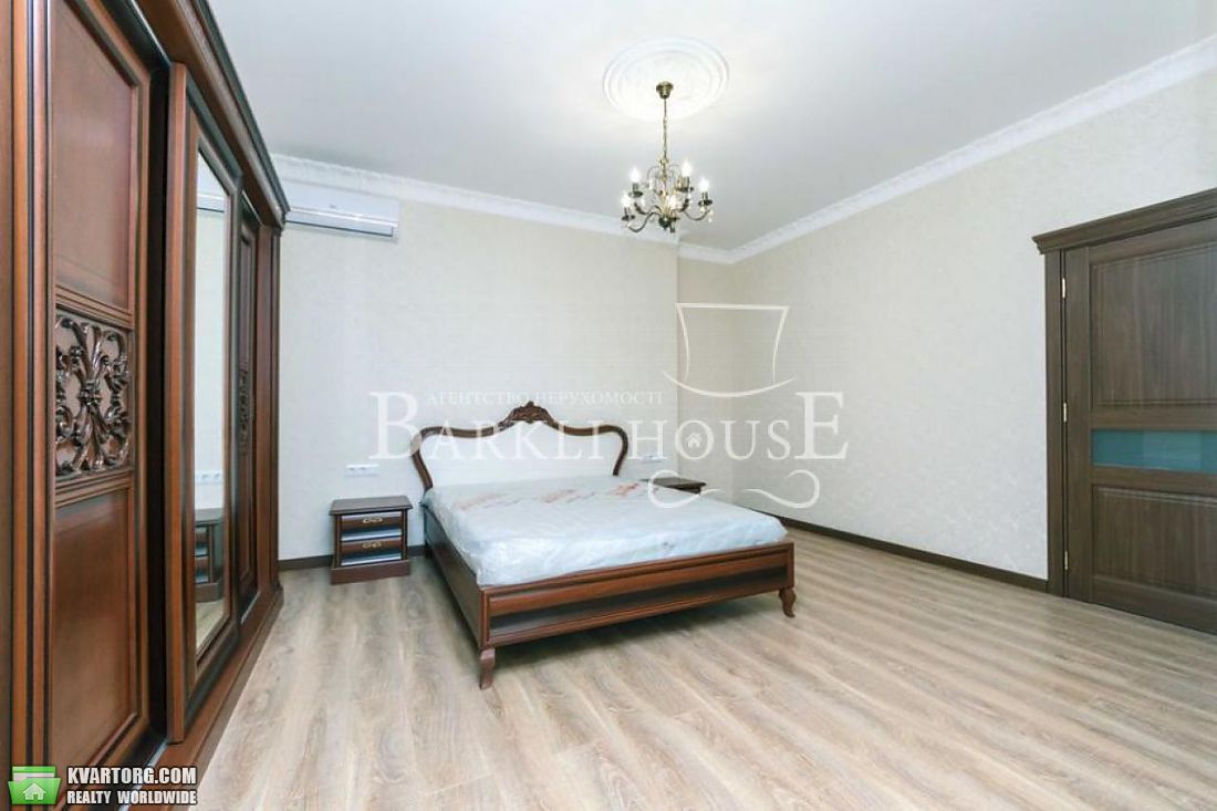 Rent out 4-room apartment. Киев,  Соломенская — photo 2