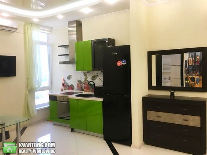 Rent out 2-room apartment. Киев,  Жилянская — photo 7
