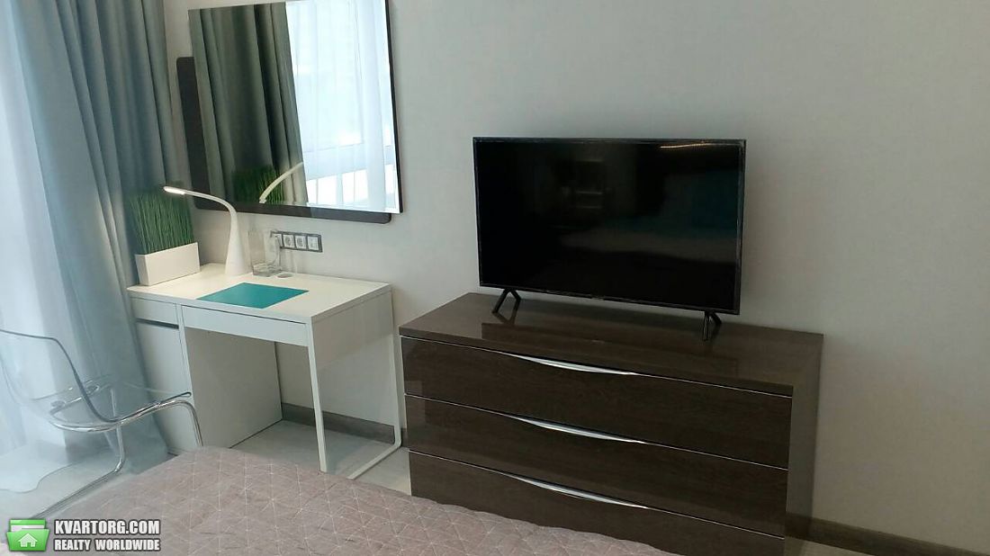 Rent out 1-room apartment. Киев,  Предславинская — photo 3