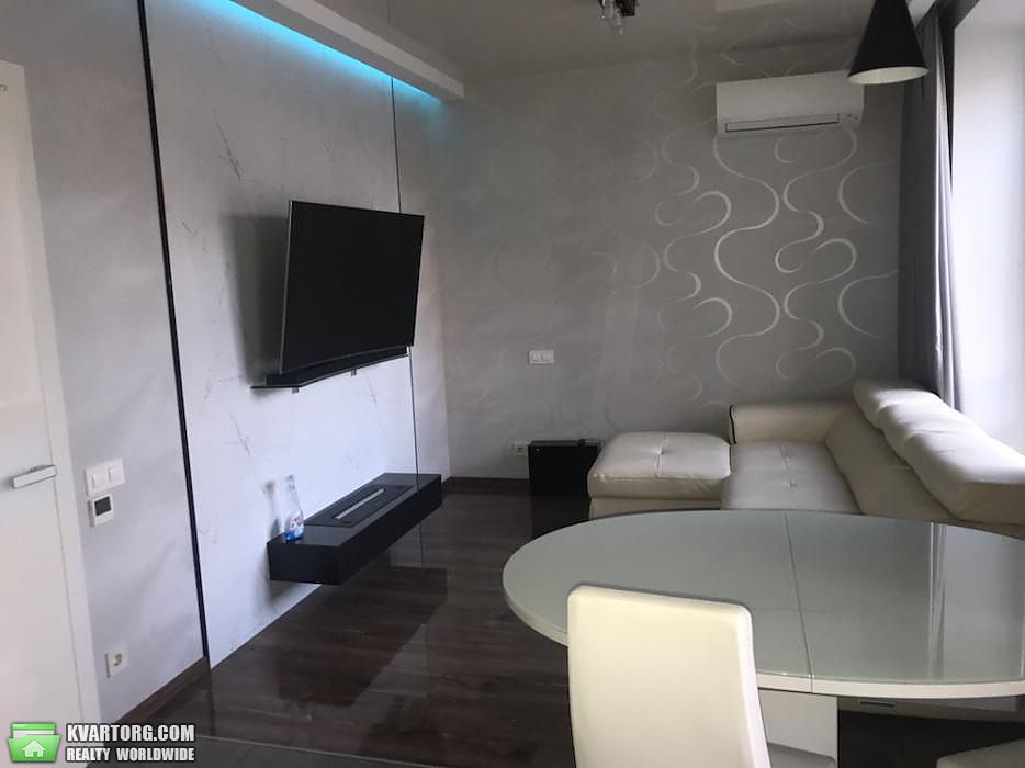 Rent out 2-room apartment. Киев, Замковецкая — photo 1