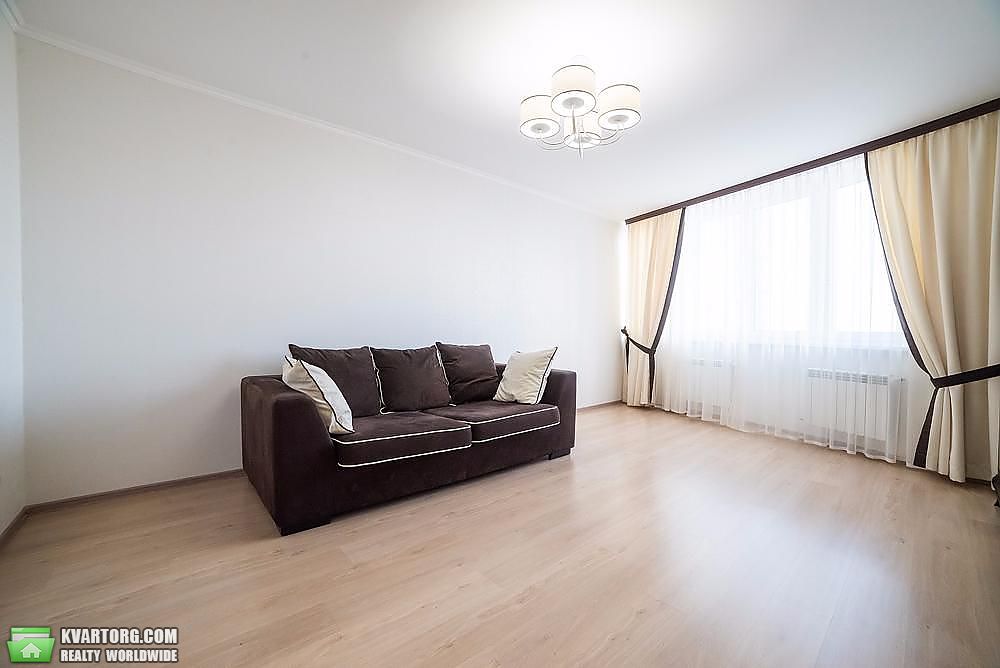 Rent out 2-room apartment. Киев, Сикорского ул. — photo 4