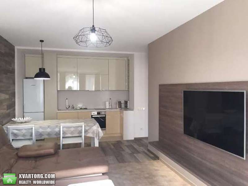 Rent out 3-room apartment. Киев,  Полтавская — photo 2