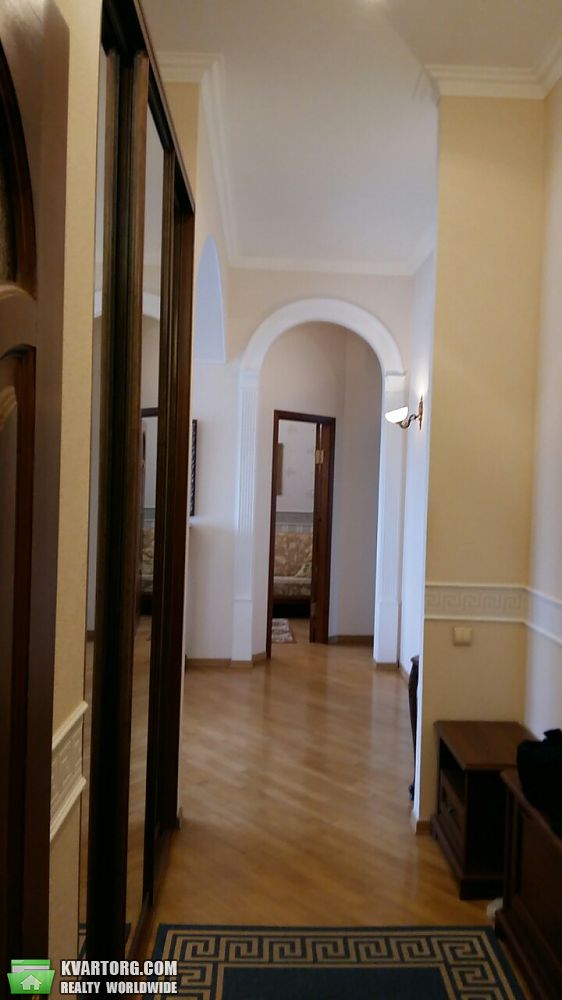 Rent out 3-room apartment. Киев,  Михайловский пер — photo 8
