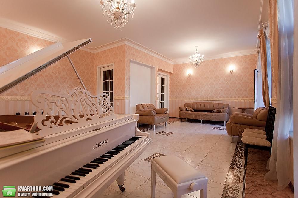 Rent out 3-room apartment. Киев,  Терещенковская — photo 1