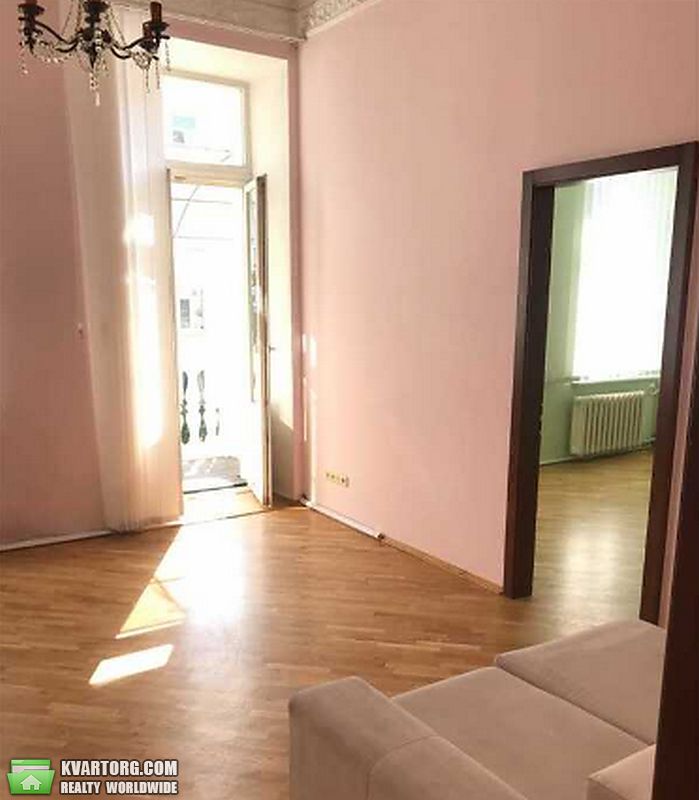 Rent out 3-room apartment. Киев,  Лютеранская — photo 7