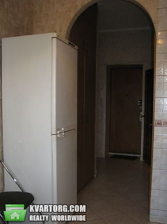 Rent out 2-room apartment. Киев,  Уманская — photo 3