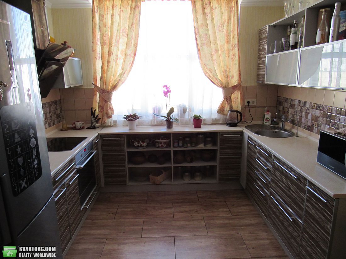 Sell 2-room apartment. Киев,  Эрнста — photo 2