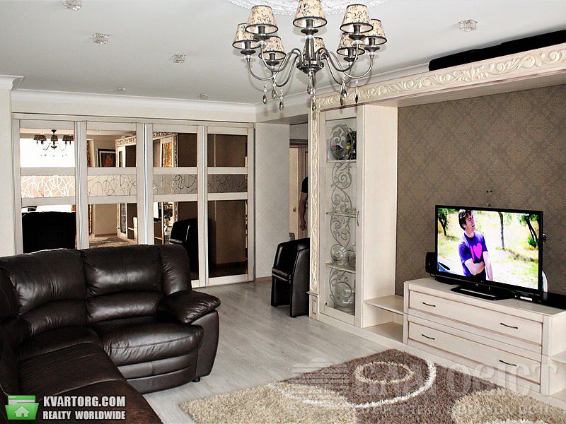 Sell 3-room apartment. Киев,  Ломоносова — photo 1