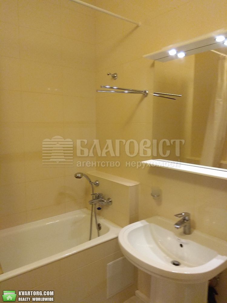 Rent out 1-room apartment. Киев,  Щорса — photo 3