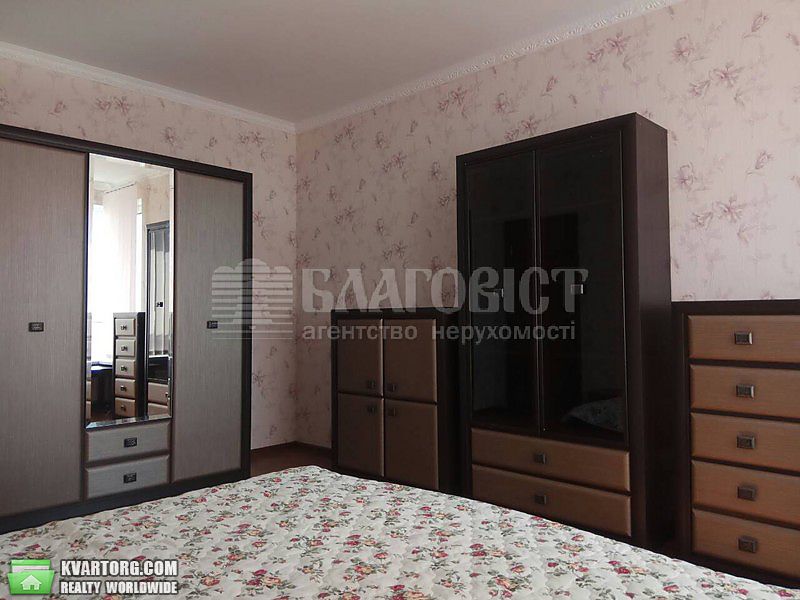 Rent out 2-room apartment. Киев,  Заречная — photo 1