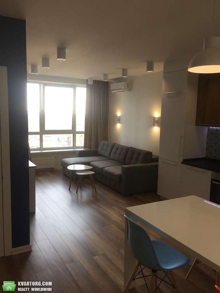 Rent out 2-room apartment. Киев,  Заречная — photo 3