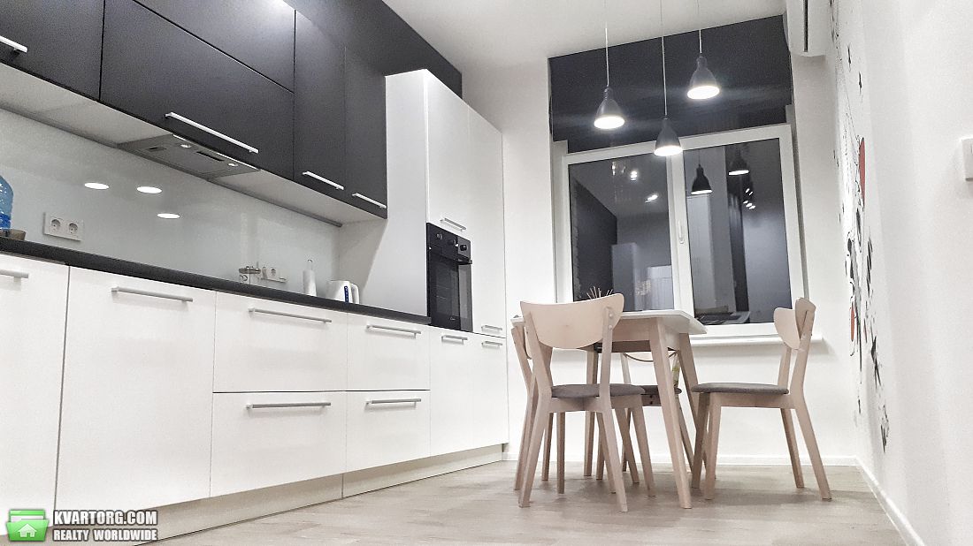Sell 4-room apartment. Днепропетровск,  Жуковского — photo 1