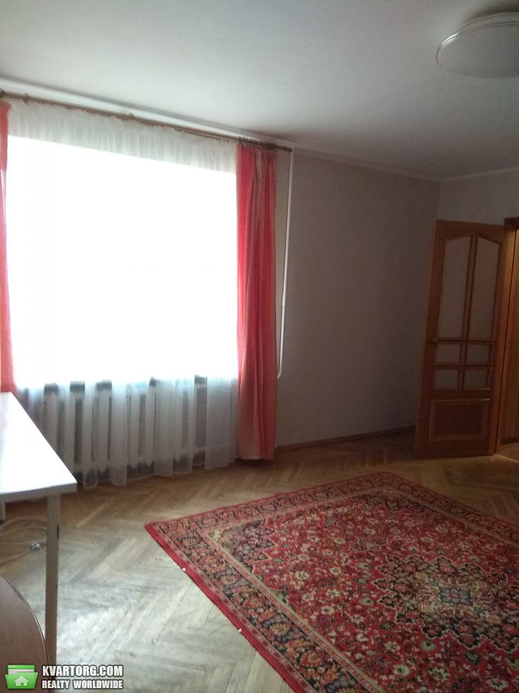 Rent out 2-room apartment. Киев,  Введенская — photo 1