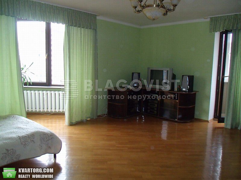 Sell 4-room apartment. Киев,  Урловская — photo 1