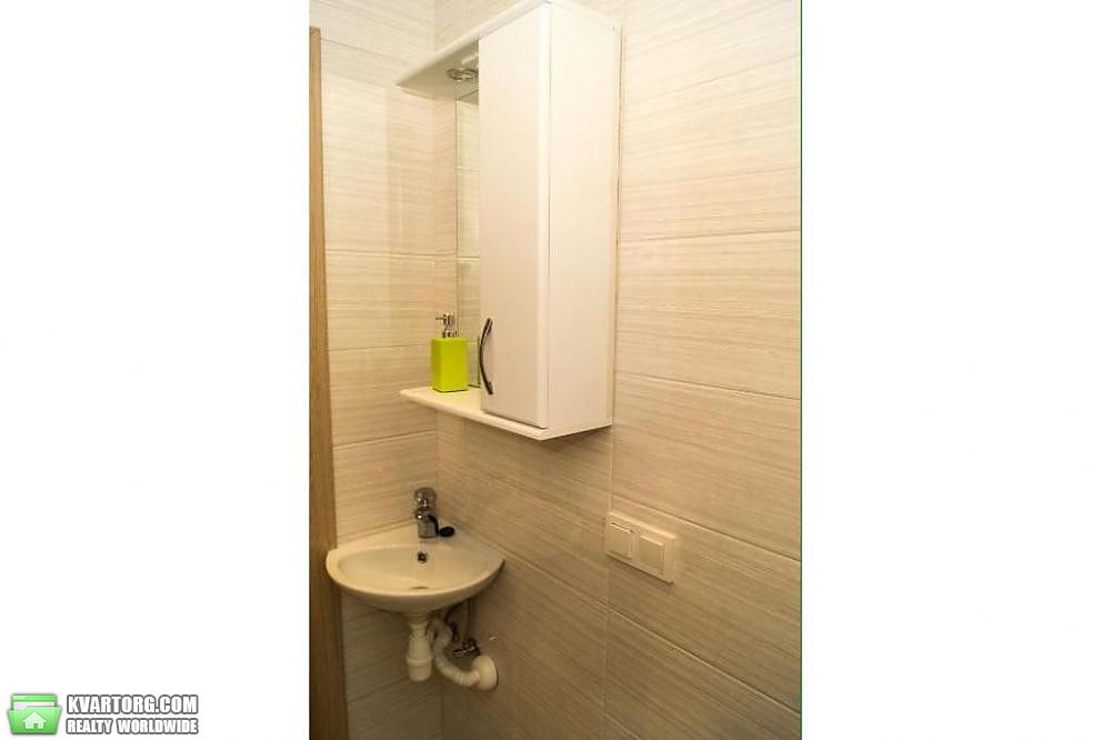 Rent out 2-room apartment. Киев, Сикорского ул. — photo 8