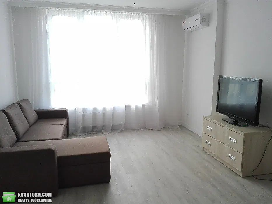 Sell 1-room apartment. Киев,  Соломенская — photo 4