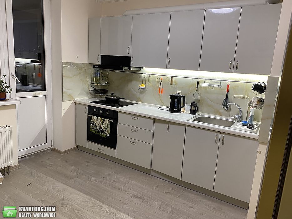 продам 2-комнатную квартиру. Вышгород,  Набережная - фото 1