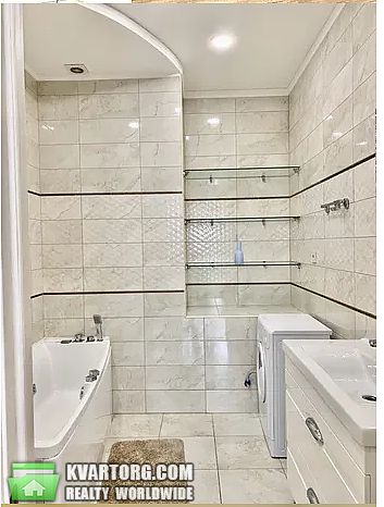 Rent out 1-room apartment. Киев,  Жилянская — photo 3