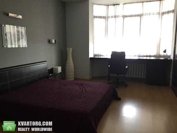 Rent out 3-room apartment. Киев,  Урловская — photo 2
