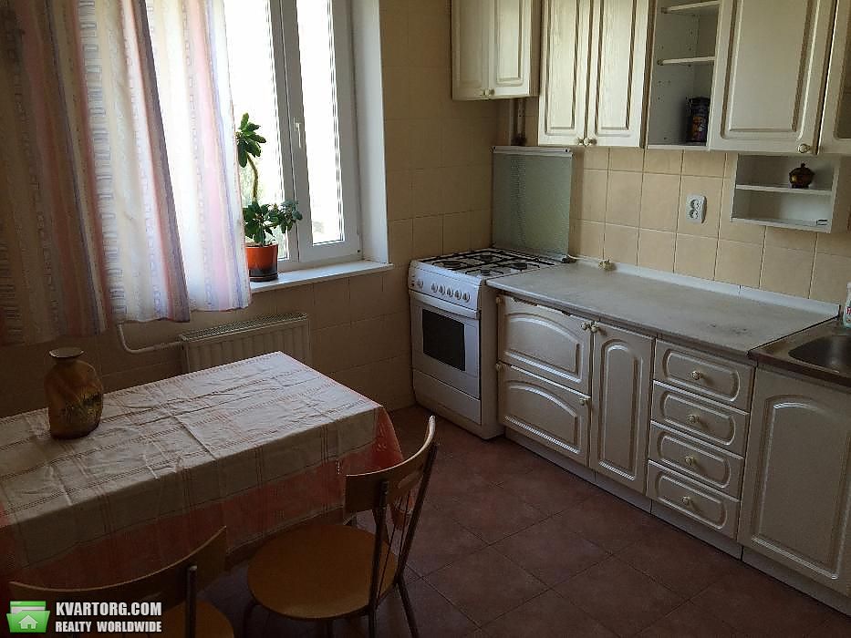 Sell 4-room apartment. Киев,  Руденко — photo 2
