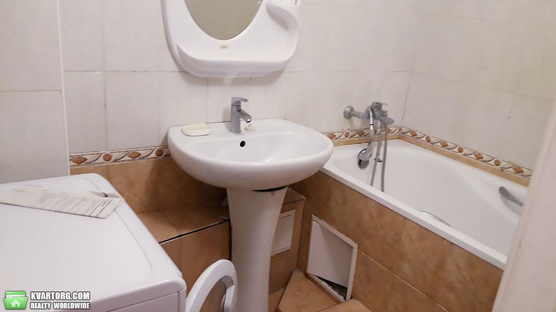 Rent out 3-room apartment. Киев,  Волкова — photo 7
