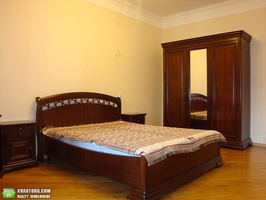 Rent out 3-room apartment. Киев,  Жилянская — photo 10