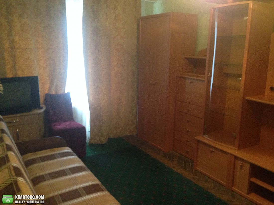 Rent out 1-room apartment. Киев,  Ялтинская — photo 1