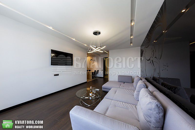 Rent out 2-room apartment. Киев,  Саксаганского — photo 2